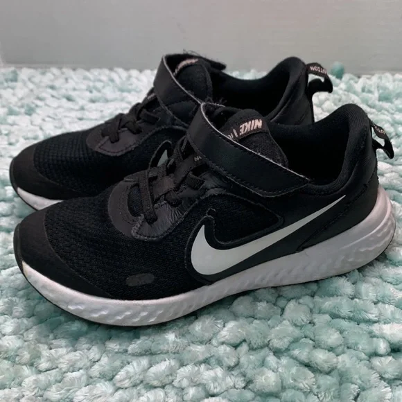 Nike Revolution Black & White Athletic Training Running Sneakers Girls Boys Run - Picture 13 of 16